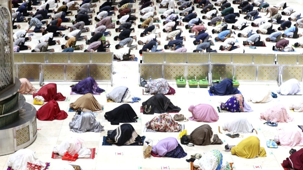 Ramadan 2021: रोजा न रखने वालों के लिए दुबई का बड़ा ऐलान, सालों पुराना नियम बदला Ramadan 2021: रोजा न रखने वालों के लिए दुबई का बड़ा ऐलान, सालों पुराना नियम बदला