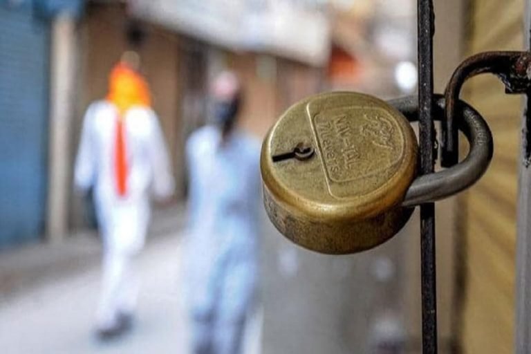 छत्तीसगढ़ में कोरोना पर काबू पाने 20 जिलों में लॉकडाउन, मौतें इतनी की श्मशान में कम पड़ रही लकड़ियां