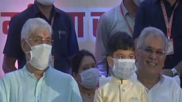 Chhattisgarh Politics: After the race for the chair of CM, ‘Jai-Veeru’ shared the stage, know – what will be the effect on the politics of Chhattisgarh? – Explainer: कुर्सी दौड़ के बाद ‘जय-वीरू’ ने साझा किया मंच, जानें