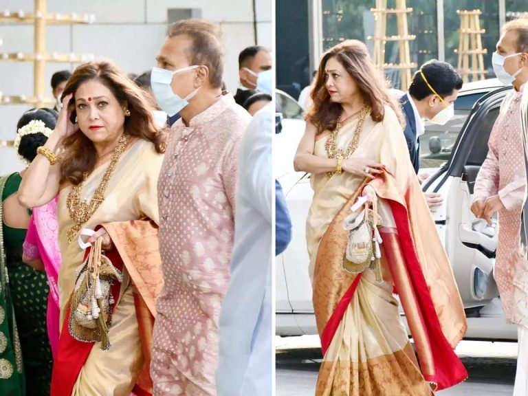 tina ambani in radhika merchant arangetram: lifestyle tina ambani looks elegant and beautiful in ivory silk saree at radhika merchant arangetram ceremony – अंबानी की बहू के फंक्शन में ‘चाची सास’ ने मार ली बाजी, सिल्क की साड़ी में सजी-धजी दिखीं खूबसूरत