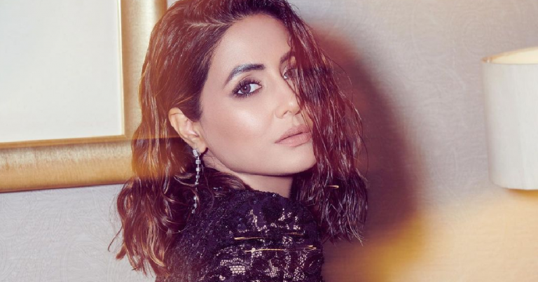 hina khan bold photoshoot: lifestyle hina khan looks stunning in pink crop top and floral print short skirt best for summer fashion – हिना खान की पहले नहीं देखी होंगी इतनी हॉट तस्वीरें, क्रॉप टॉप और मिनी स्कर्ट पहन मचाया तहलका