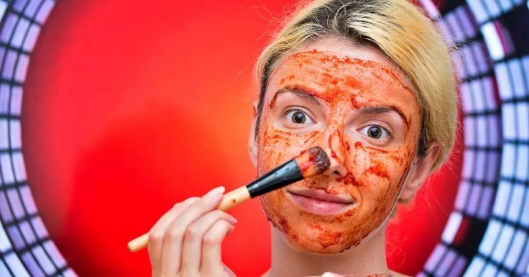 tomato for skin whitening, बेदाग सुंदर त्वचा के लिए रोजाना चेहरे पर लगाएं बस एक टमाटर, 7 दिन में दिखने लगेगा फर्क​ – how to use tomato for healthy and glowing skin
