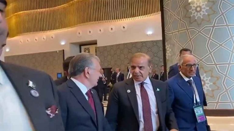 Pakistan PM Shehbaz Sharif did not answer Masood Azhar’s question, Bilal said this | WATCH: उज्बेकिस्तान में पाकिस्तान करा रहा अपनी बेइज्जती, मसूद के सवाल पर भागे शहबाज तो बिलाल ने दिया ये बयान