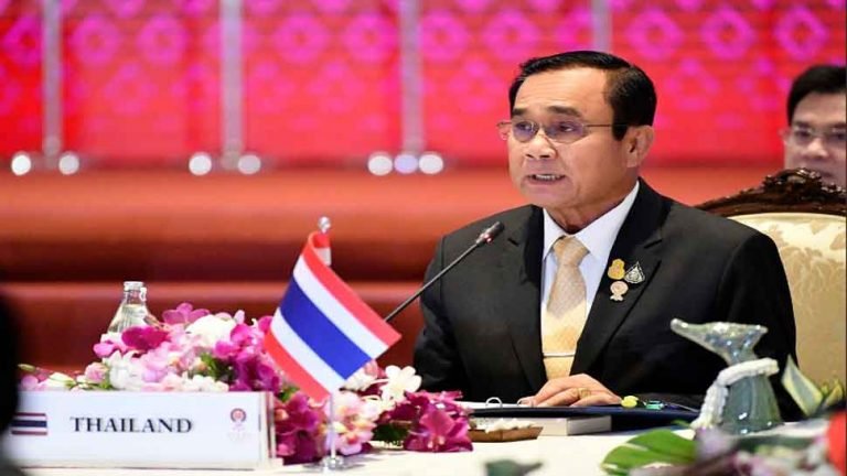 The sword of resignation hangs on the PM of Thailand he is not leaving the chair even after the deadline | Thailand News: थाईलैंड के पीएम पर लटकी इस्तीफे की तलवार, समयसीमा खत्म होने के बाद भी नहीं छोड़ रहे हैं कुर्सी