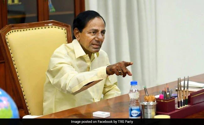 तेलगांना में बथुकम्मा उत्सव के दौरान करोड़ों साड़ियां देकर बच्चियों का सम्मान करेंगे: के. चंद्रशेखर राव