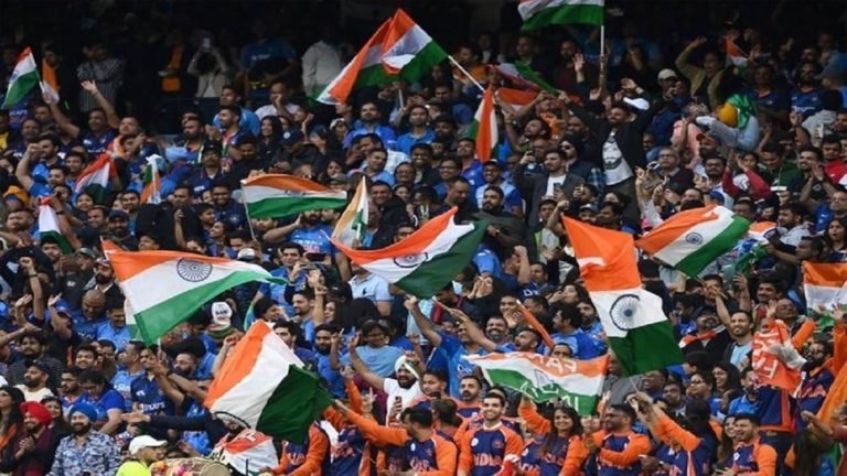 Virat Kohli India vs Pakistan T20 World Cup 2022 Melbourne cricket ground indian fans | मेलबर्न क्रिकेट ग्राउंड में लगा भारतीयों का मेला, Virat Kohli हुए भावुक, फैंस के लिए कही ये बात