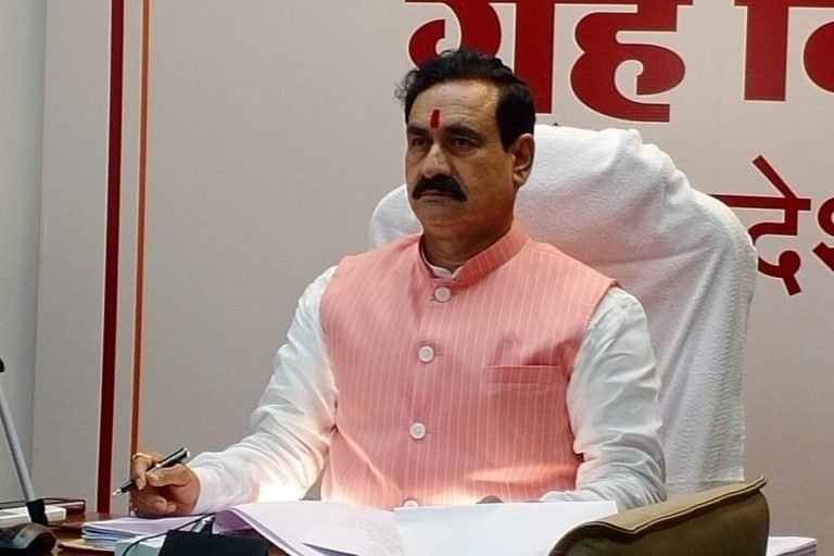 पूर्व गृह मंत्री डॉ नरोत्तम मिश्रा ने कहा हम लोकसभा चुनाव नहीं लड़ेंगे।
