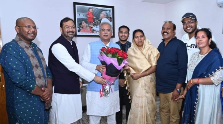 मुख्यमंत्री भूपेश बघेल  से भानुप्रतापपुर के नवनिर्वाचित विधायक मंडावी ने की मुलाकात