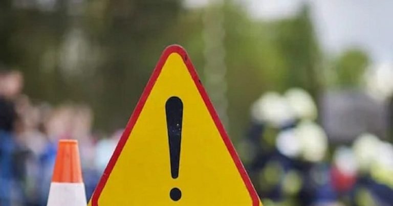 Chhattisgarh: कवर्धा में भीषण सड़क हादसा, खाई में गिरी प्रयागराज से आ रही कार, 4 की मौत