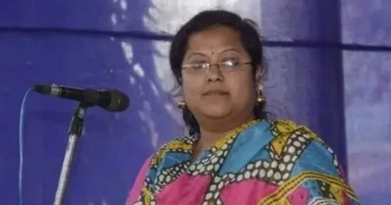 छत्तीसगढ़ सीएम बघेल की उप सचिव सौम्या चौरसिया गिरफ्तार, 500 करोड़ की मनी लॉन्ड्रिंग का आरोप