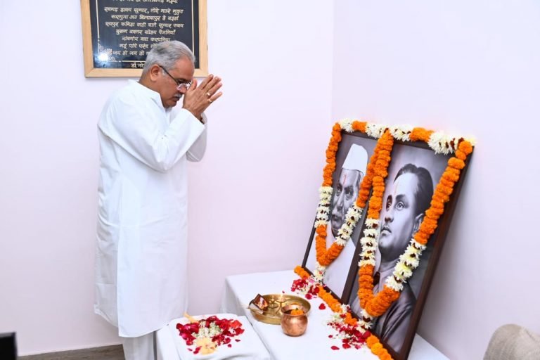 मुख्यमंत्री ने भारत रत्न डॉ. राजेन्द्र प्रसाद और हॉकी के जादूगर मेजर ध्यानचंद को किया नमन