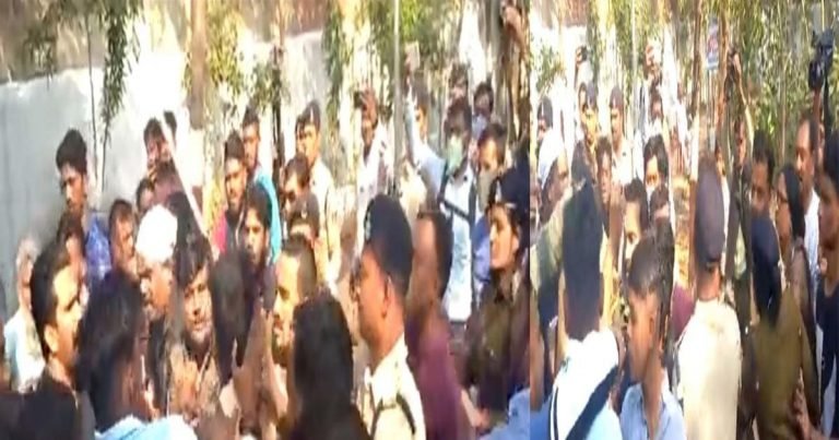 छत्तीसगढ़: भिलाई में अटल बिहारी वाजपेयी की प्रतिमा लगाने पर भाजपा-कांग्रेसी भिड़े, पथराव में IPS अफसर घायल