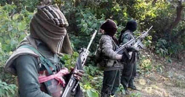 छत्तीसगढ़ में बदलाव की बयार! हथियार की जगह पकड़ी कलम, ये 6 नक्सली देंगे 10वीं की परीक्षा
