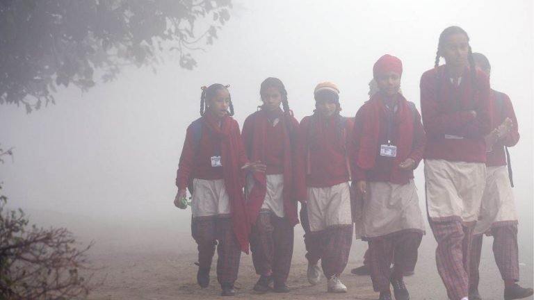 भोपाल सहित कई जिलों में स्कूलों का समय बदला, देर से खुलेंगे