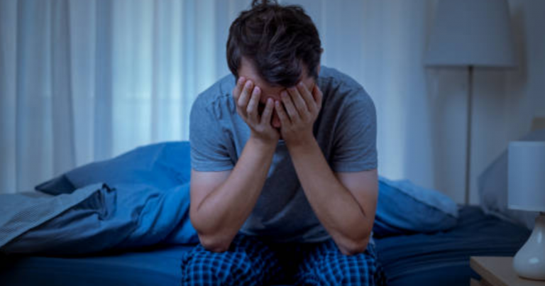 UPSC की तैयारी कर रहे Sub Inspector ने पत्नी—बेटी का गला रेता, खुद ट्रेन से कटा