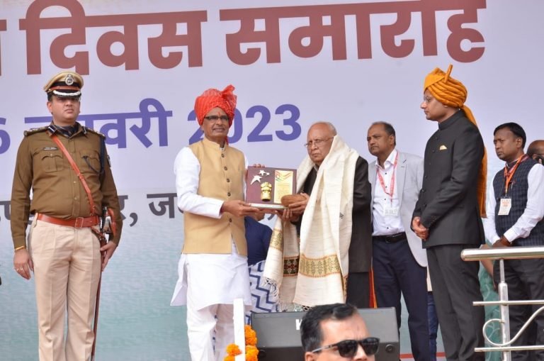 20 रुपए में इलाज करते हैं ये डॉक्टर, अब मिला पद्मश्री