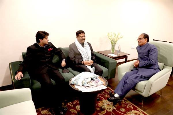 मुख्यमंत्री चौहान ने की केंद्रीय मंत्रियों से भेंट