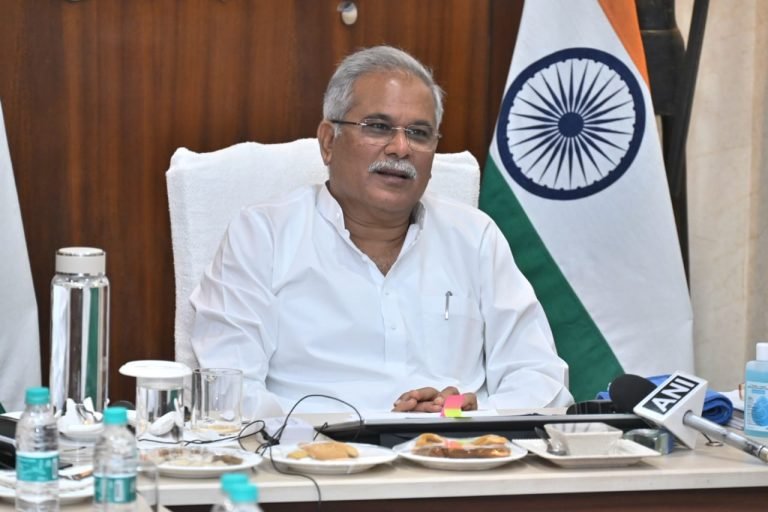 छत्तीसगढ़ देश का एकमात्र राज्य जो चिटफंड निवेशकों का पैसा वापस दिला रहा : भूपेश बघेल