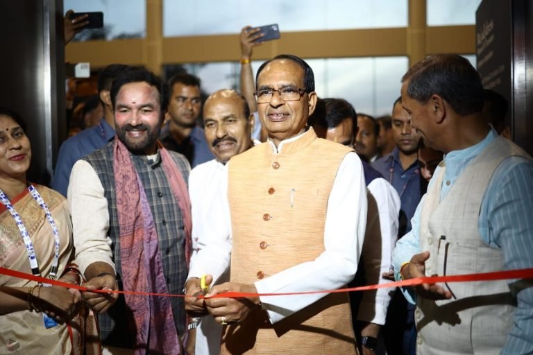 विकास यात्रा का 18वाँ दिन : विकास कार्यों का भूमि-पूजन और लोकार्पण जारी