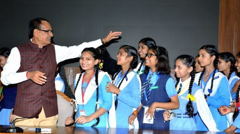 खुशखबरी : मेडिकल, इंजीनियरिंग की पढ़ाई में सरकारी स्कूलों के विद्यार्थियों को मिलेगा रिजर्वेशन