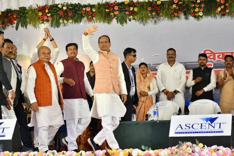 विकास यात्रा : 24 हजार 518 लोकार्पण, 18 हजार 552 शिलान्यास