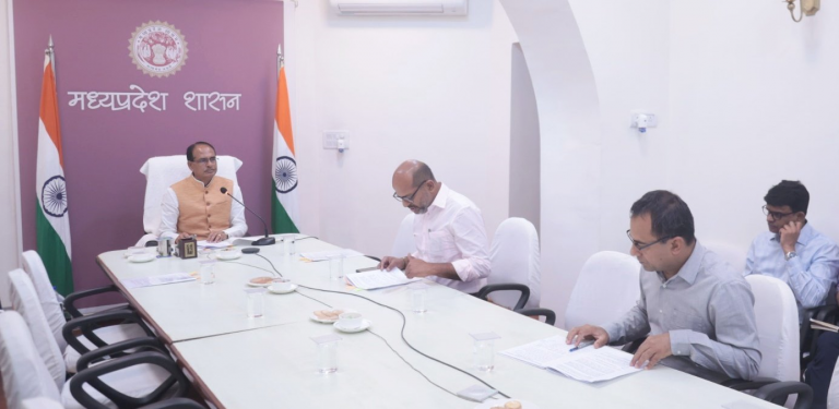 सीएम को ऐलान : किसानों के नुकसान की पाई-पाई की भरपाई करेगी सरकार