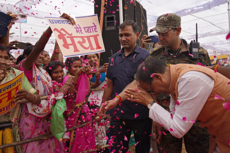लाड़ली बहना योजना : बहनों का बदलेगा जीवन, पैसे मांगने वालों को जेल भेजूंगा