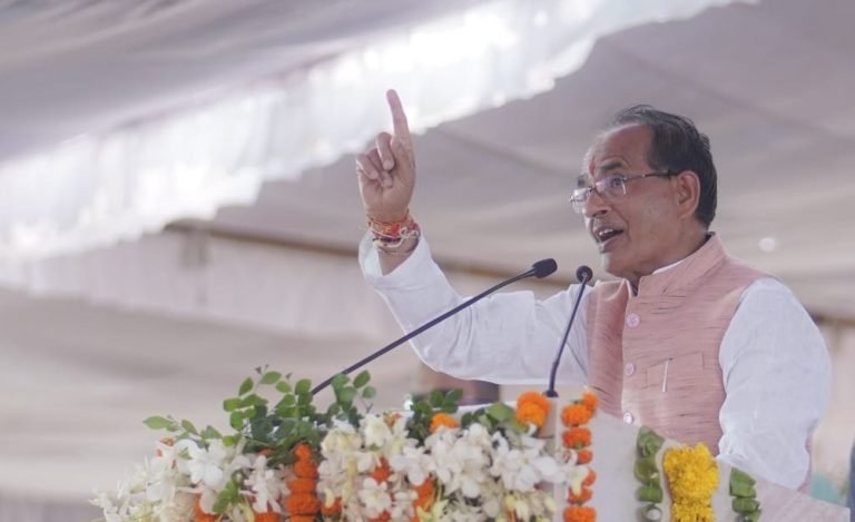 लाड़ली बहना योजना के दस्तावेजों के लिए परेशान न हों बहनें,सर खुद गांव में ही बनवाकर देगी