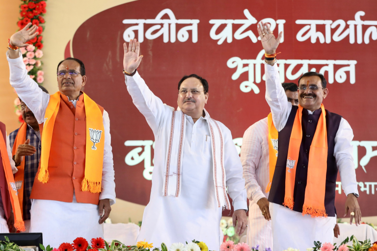 करप्शन, कमीशन, डिवीजन, भाई-भजीतावाद, परिवारवाद की पार्टी है कांग्रेस