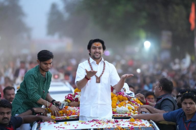 बागेश्वर धाम वाले बाबा के बिगड़े बोल- साईं बाबा नहीं थे भगवान