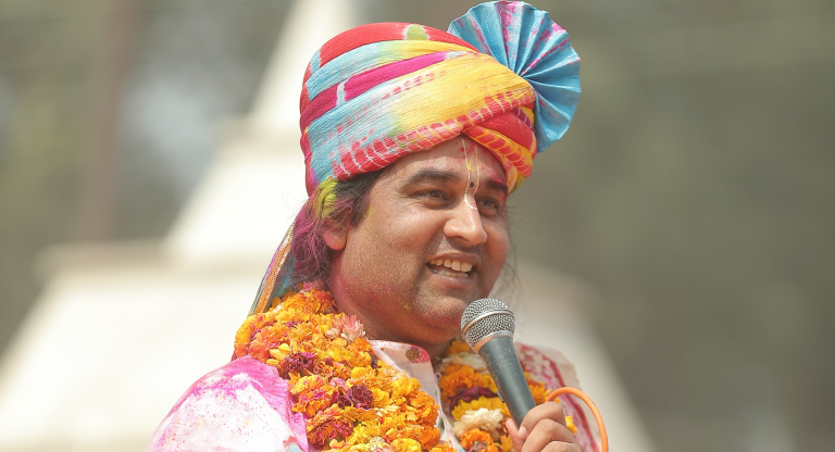 कथावाचक देवकीनंदन ठाकुर बोले- दहेज लाने वाली बहू हस्बैंड को सर्वेंट बना देती है