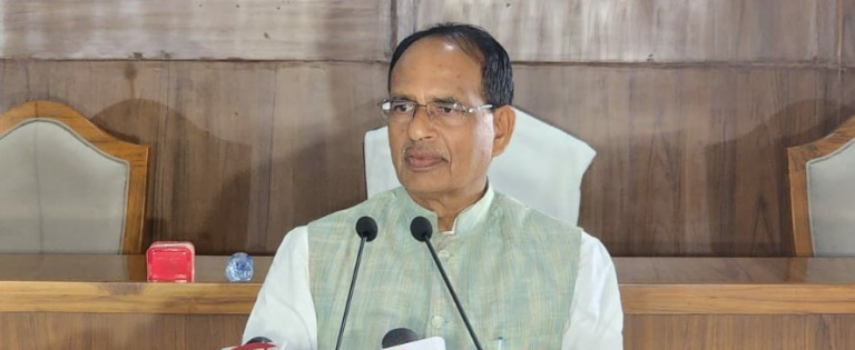 कमल नाथ पर हावी हो रही उम्र, अपने आप को अवश्यंभावी सीएम कहते हैं
