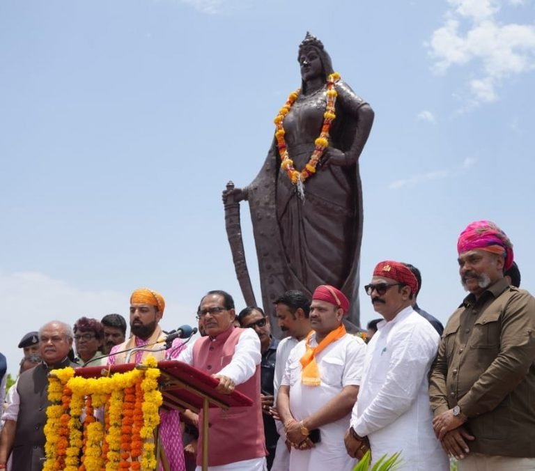 आतंकवादियों को धर्मांतरण, लव जिहाद करने वालों को नहीं छोड़ेंगे : शिवराज सिंह चौहान