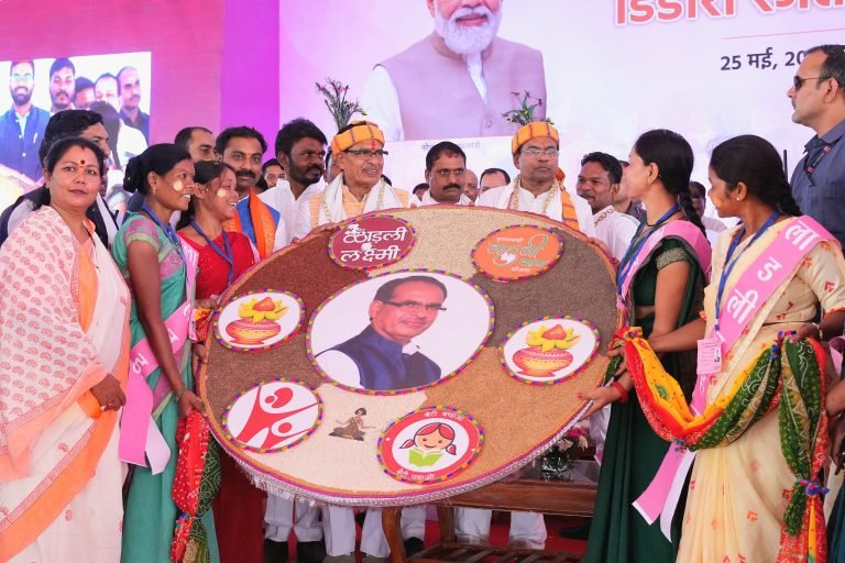 2014 से पहले देश घोटालों के लिए जाना जाता था, आज दुनिया का लीडर बना