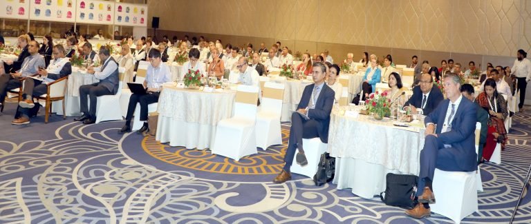 समाज के साथ मिलकर न्यायसंगत भविष्य का निर्माण करना ही विज्ञान का लक्ष्य