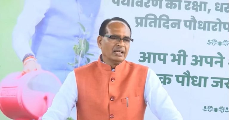 प्रियंका गांधी बताएं, कांग्रेस योजनाएं बंद करती है, कांग्रेस ने बेटियों की शादी की योजना भी बंद की