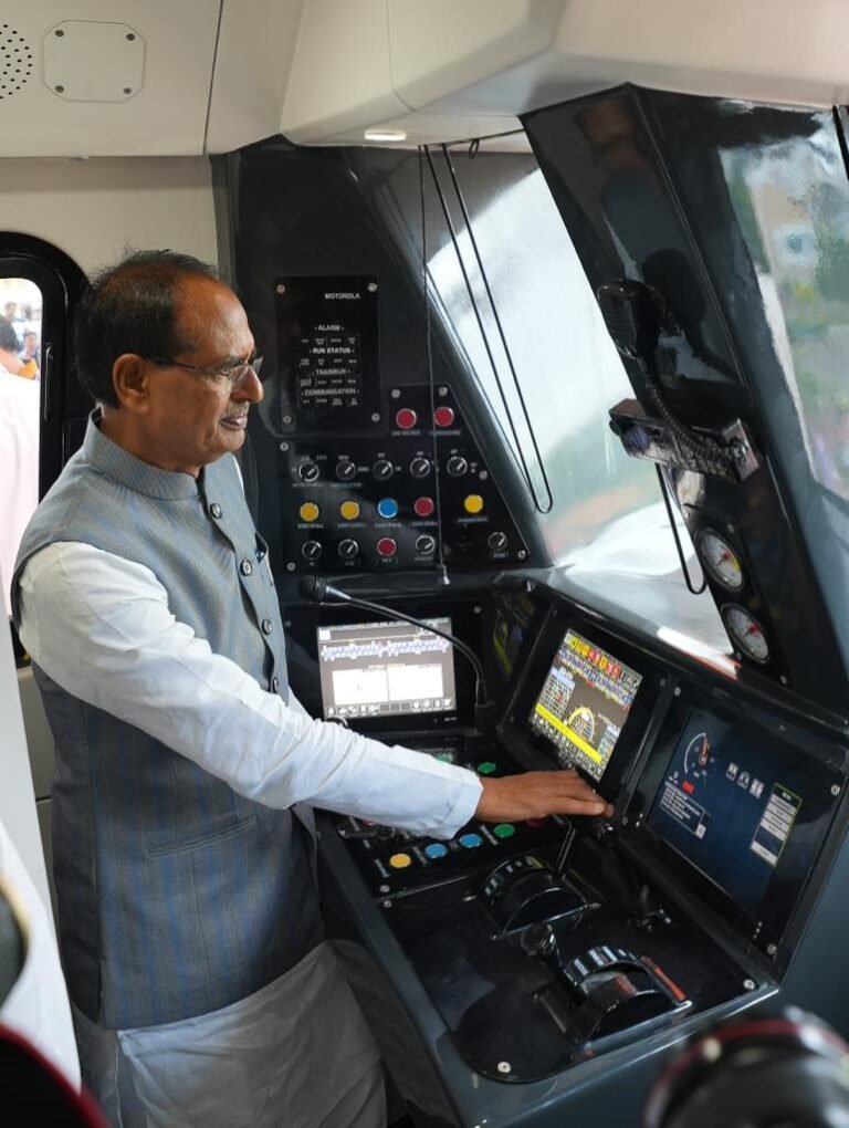 मध्य प्रदेश में मेट्रो रेल का शिवराज ने किया शंखनाद