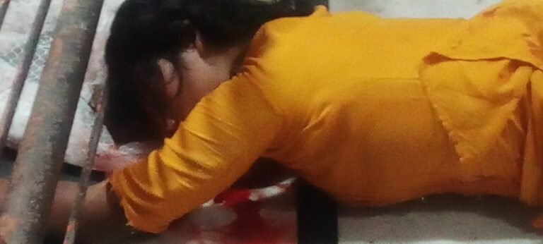 अजब-गजब : मन्नत पूरी हुई तो चीभ काटकर चढ़ा दिया