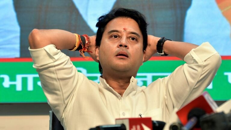 Chair vacant in Jyotiraditya Scindia's meeting