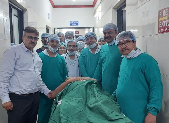 Hip replacement Surgaery only 5 Rupees in Jabalpur Victoria Hospital Hip replacement Surgaery only 5 Rupees in Jabalpur Victoria Hospital