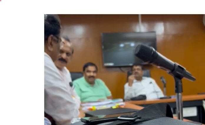 Minister Mahendra Singh Sisodia OSD Brijendra Shrivastava