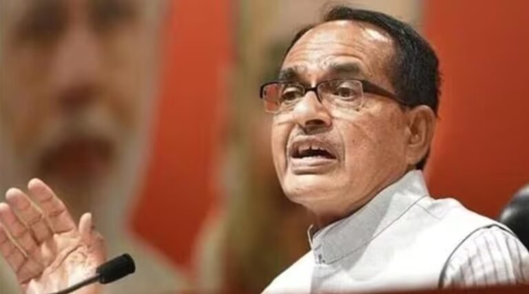 CM Shivraj broke security cordon to meet nephews and nieces, hugged children