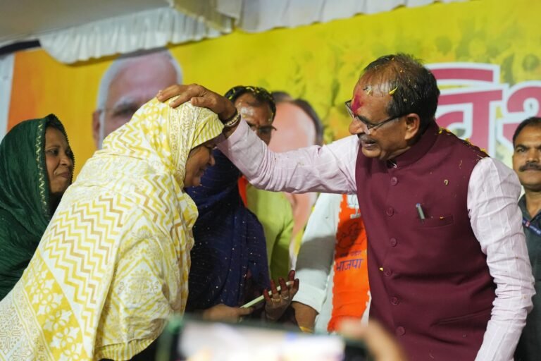भाजपा को सबका साथ, भाजपा के साथ सबका विकास