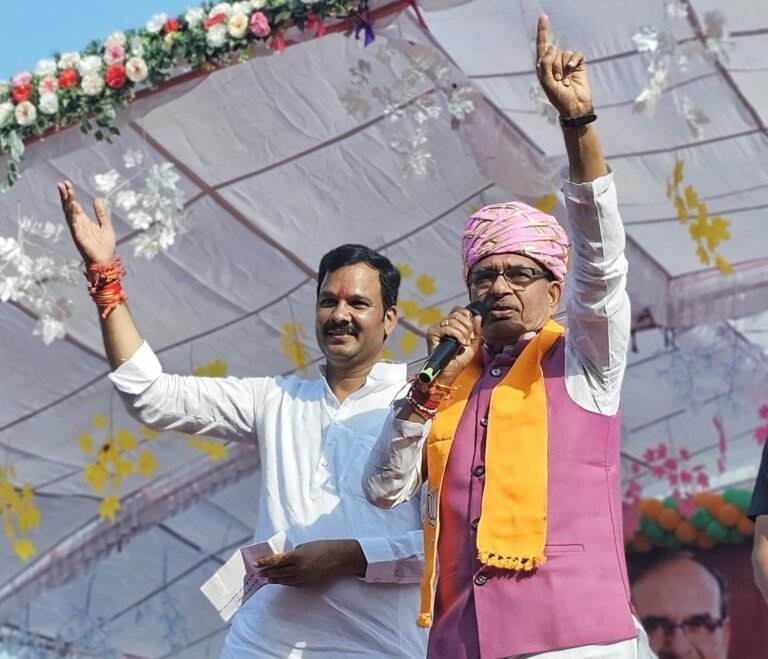 राहुल, प्रियंका, कमल नाथ दिग्विजय का हो रहा विकास, बाकी कांग्रेस अनाथ : सीएम