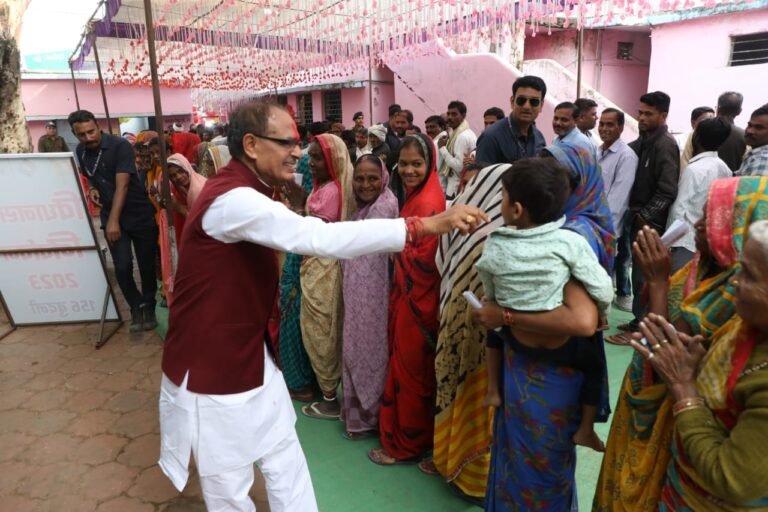 Women of Madhya Pradesh voting in favor of Chief Minister Shivraj Singh Chauhan