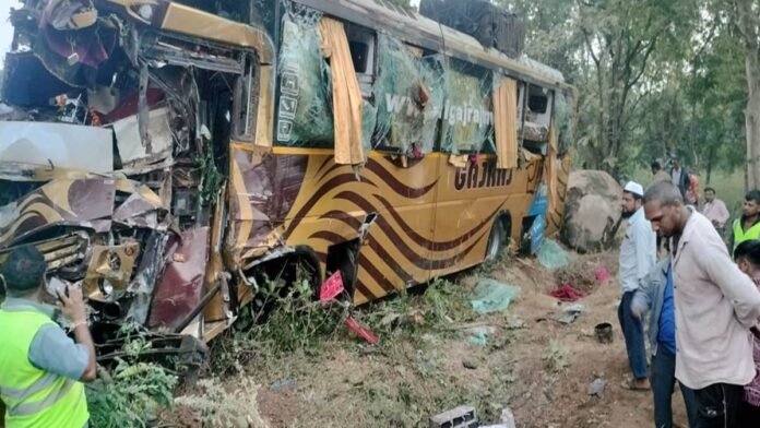 Bus Accident: Bus going to Ahmedabad meets with accident, 4 killed Bus Accident: Bus going to Ahmedabad meets with accident, 4 killed