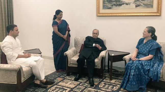 Book On Pranab Mukherjee: 'Sonia Gandhi will not make me PM Book On Pranab Mukherjee: 'Sonia Gandhi will not make me PM