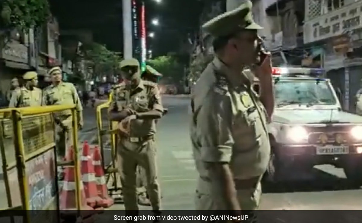 यूपी के कानपुर में पेड़ से लटकी मिलीं 2 लड़कियों की लाशें, परिजनों ने लगाया रेप का आरोप: पुलिस