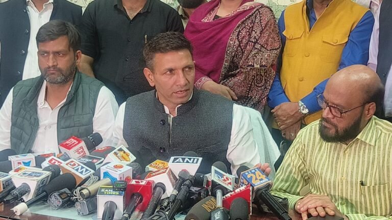 कमलनाथ जी को लेकर मीडिया से जो जानकारियां और सूचनाएं मिल रहीं हैं वह निराधार है, भ्रमित जानकारियों से बचे : जीतू पटवारी