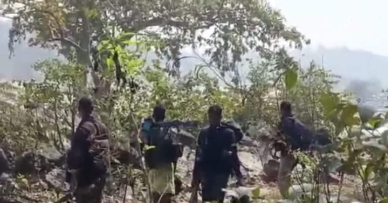 IED Blast: बीजापुर में आईईडी ब्लास्ट, CAF जवान शहीद, इलाके की सर्चिंग जारी